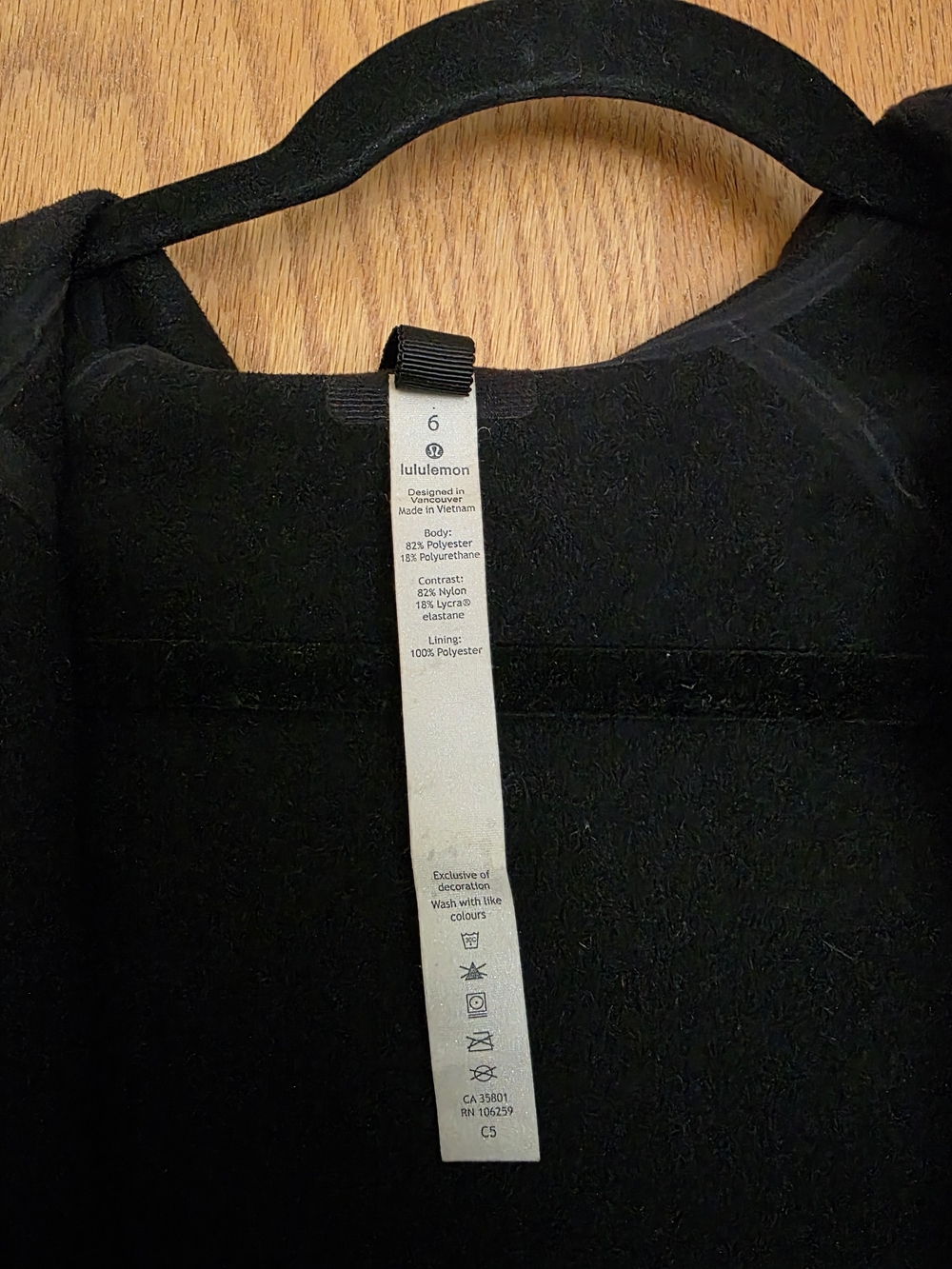 Lululemon Women’s size 6 Black Hooded Jacket - Picture 3 of 7